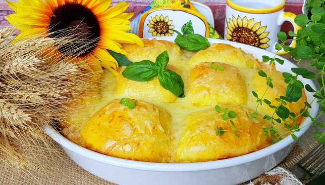 Pâinici cu sos și carne tocată
