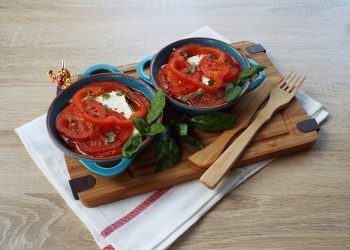 Feta cu roșii  la cuptor
