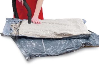 Saci de vidat haine – solutia perfecta pentru depozitarea hainelor